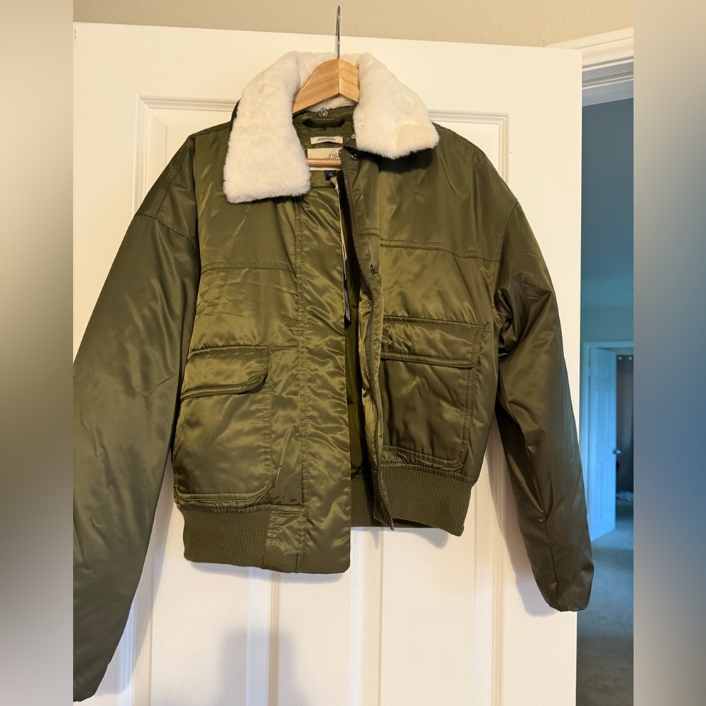 Universal thread jacket